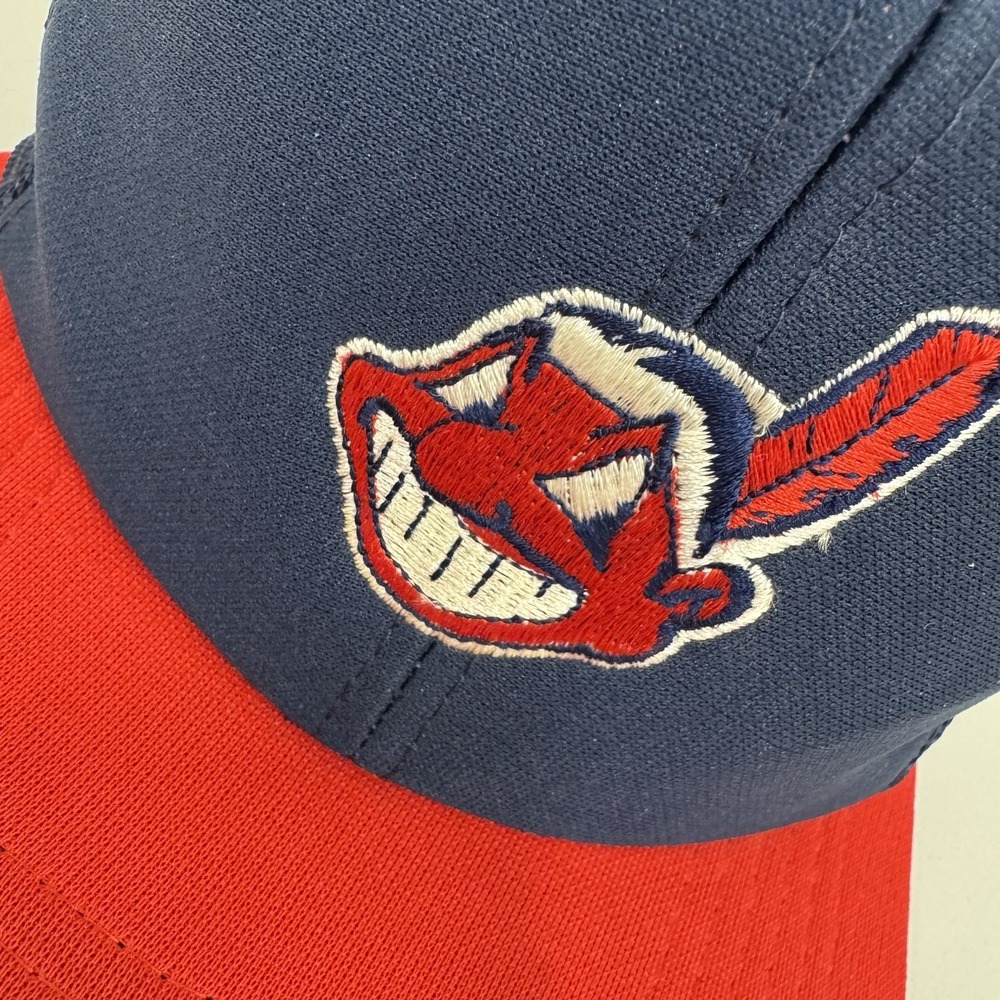 Vintage Cleveland Indians Snapback Trucker‎ Hat UII Mesh Chief Wahoo MLB 90s